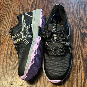 ASICS Gel-Venture 8 
Black and Purple